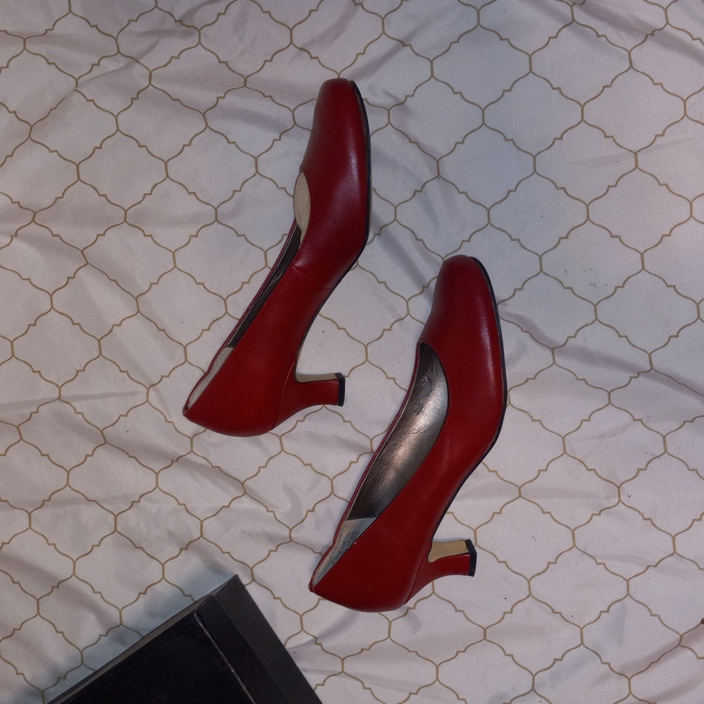 Array red π heels - Picture 3 of 7